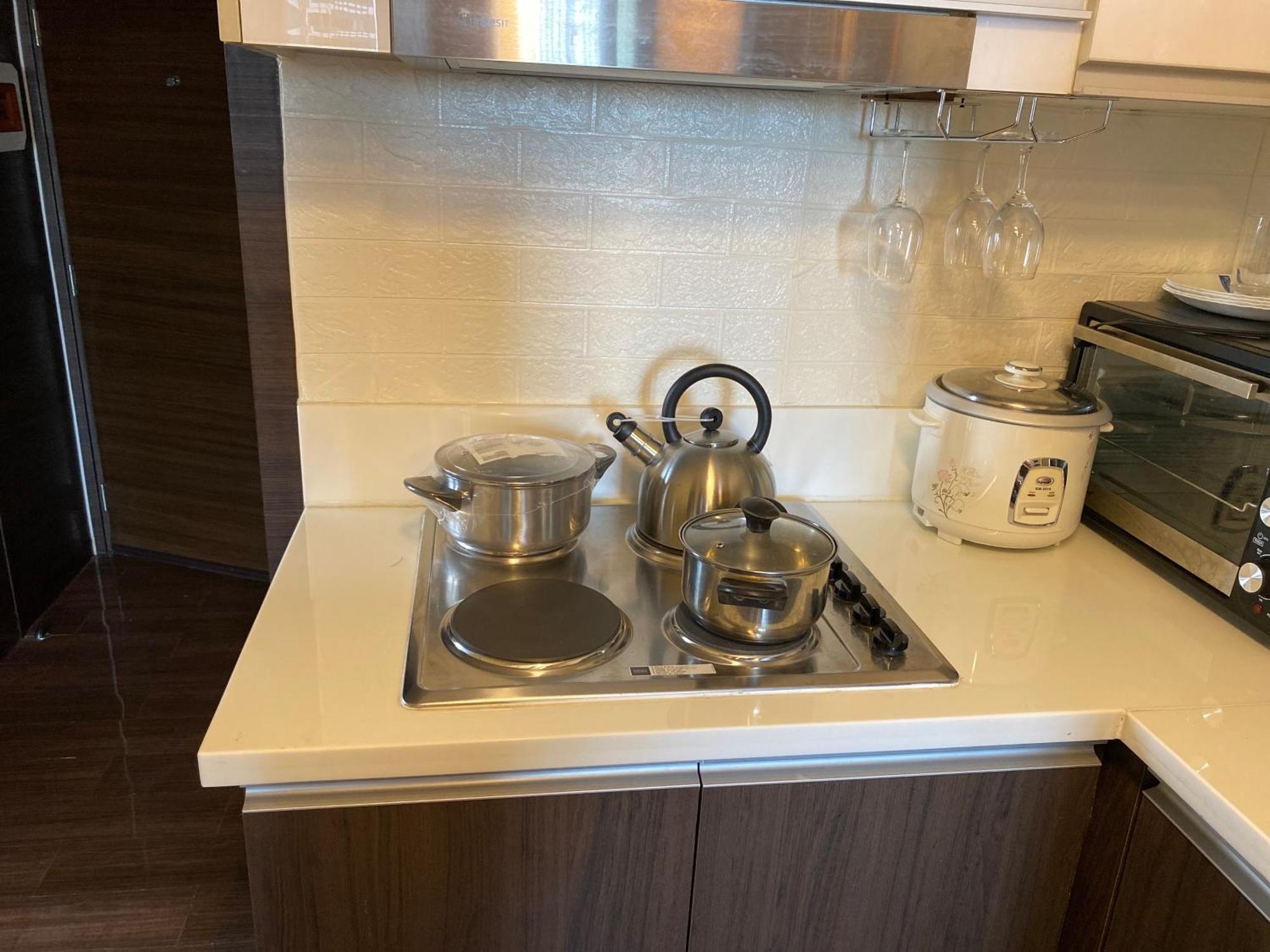 Apartment Luxury Urban Bliss-stylish 3 Bedroom 4room Makati Oasis In Air