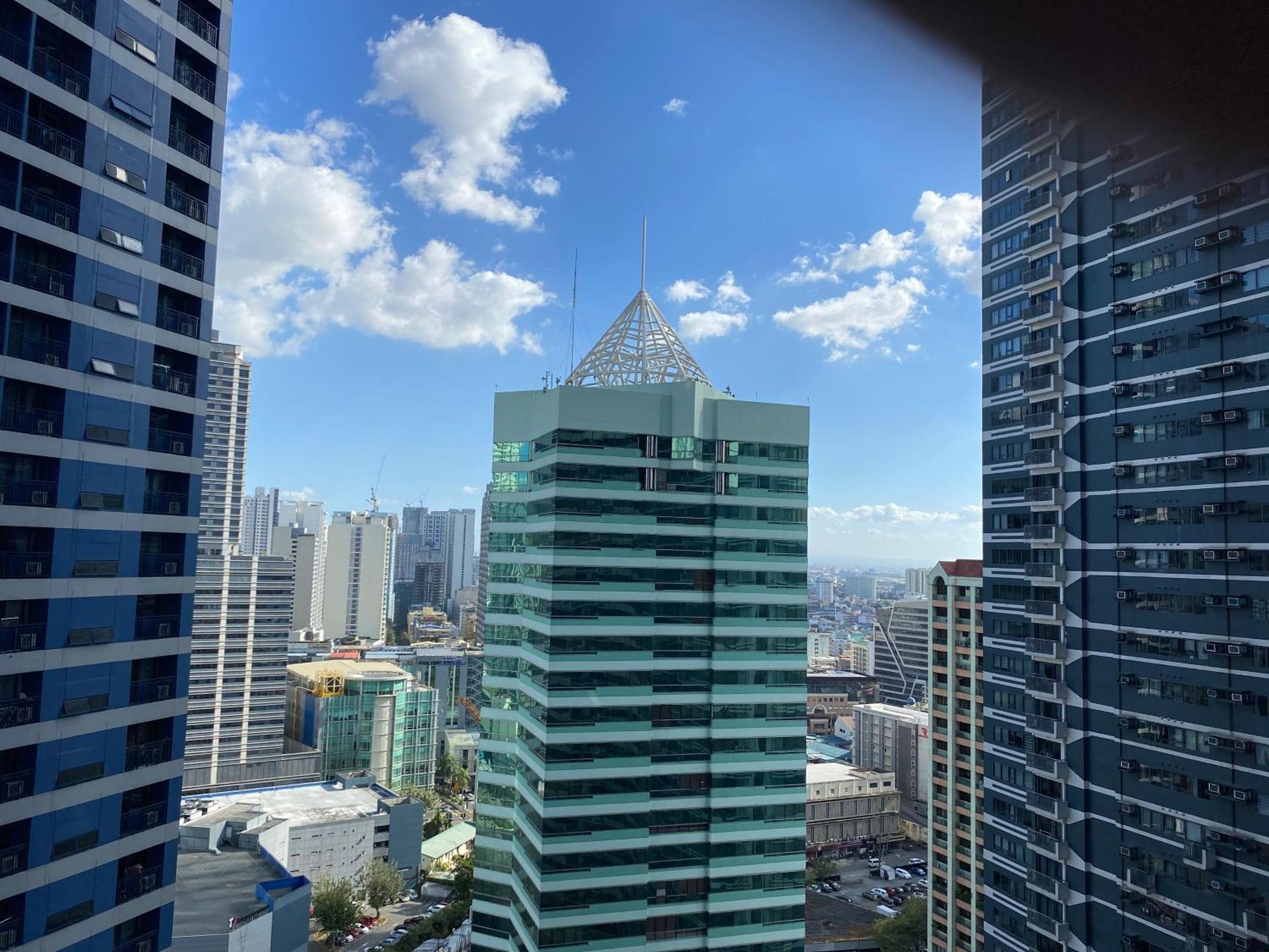 Apartment Luxury Urban Bliss-stylish 3 Bedroom 4room Makati Oasis In Air *
